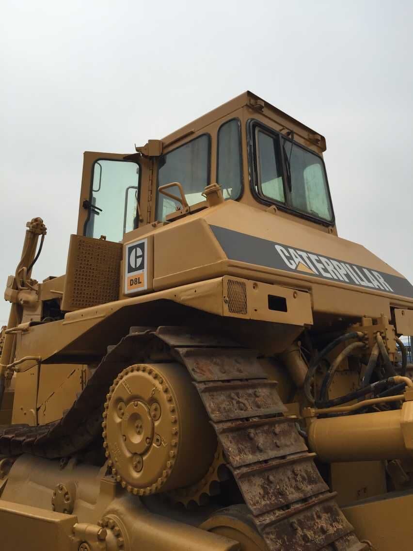 Used bulldozer D8L-CAT